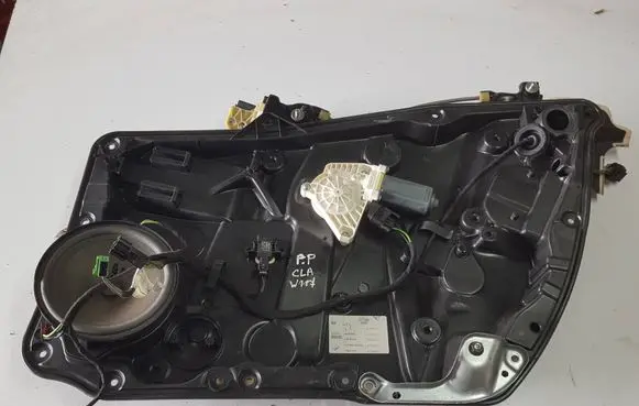 Mercedes-Benz CLA C117 X117 W117 Front door window regulator with motor