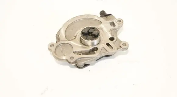 Volkswagen Golf VI Vacuum pump 03L145207 03L100D