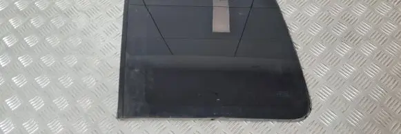 Nissan Terrano Rear side window