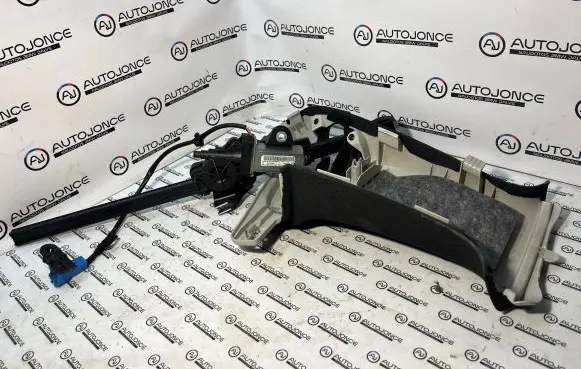 Mercedes-Benz E W213 Seat belt adjustment motor A2058600182 308362799AK KR2EL341G2