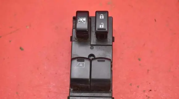 Nissan Micra Electric window control switch 80961-1HD6A