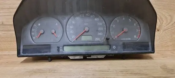 Volvo S70 V70 V70 XC Speedometer (instrument cluster) 9148926