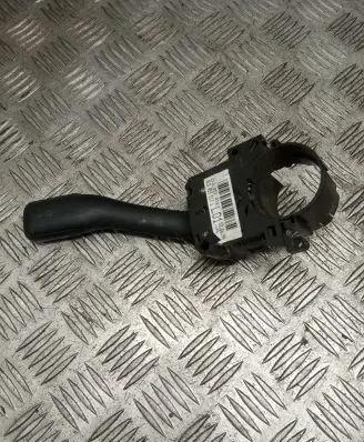 Volkswagen PASSAT B5 Indicator stalk 8L0953513G