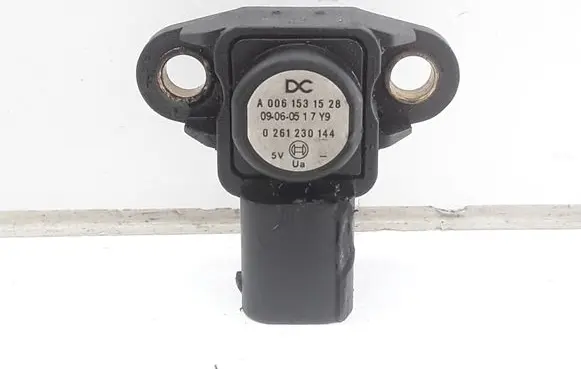 Mercedes-Benz C W204 Air pressure sensor A0061531528