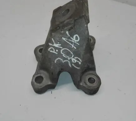 Audi A6 S6 C6 4F Engine mounting bracket 4F0199307AA