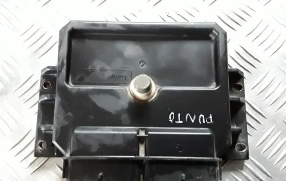 Fiat Punto (188) Engine control unit/module 46760545 R04010035A