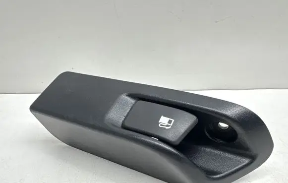 Toyota Verso Fuel cap release pull handle