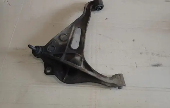 Suzuki Grand Vitara I Rear suspension control arm 