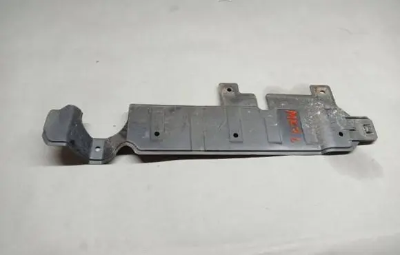 Suzuki Swift II Intercooler air guide/duct channel 7243768L0