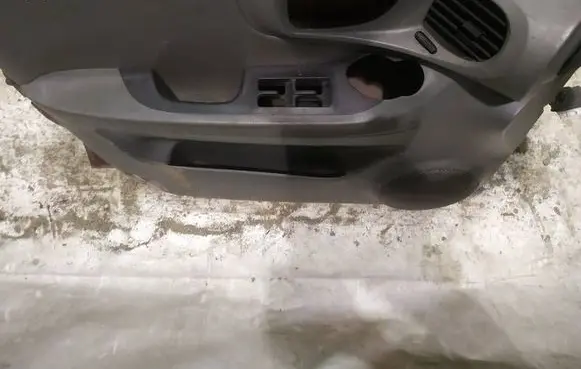 Hyundai Santa Fe Front door card panel trim 