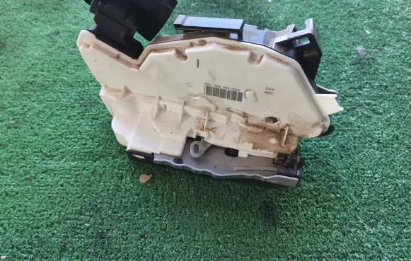 Volkswagen Polo V 6R Rear door lock 6R4839016A