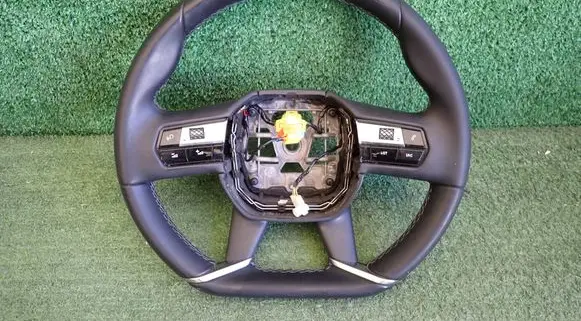 Citroen DS7 Crossback Steering wheel 