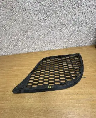 BMW X6 E71 Quarter panel pressure vent 2159347