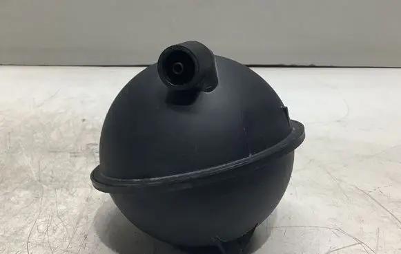 Vacuum air tank