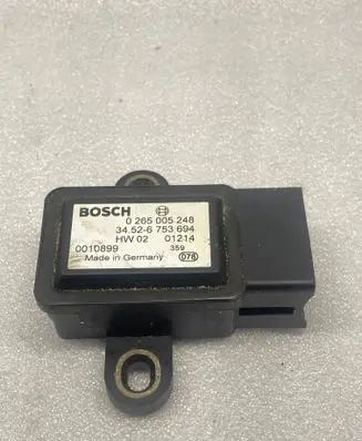BMW 5 E39 ESP acceleration yaw rate sensor 6753694