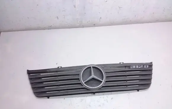 Mercedes-Benz Sprinter W901 W902 W903 W904 Front bumper upper radiator grill A9018880123