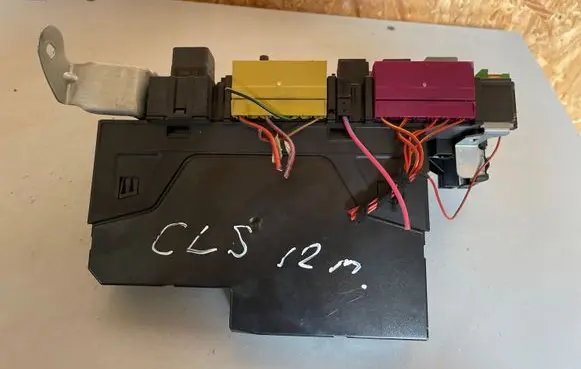 Mercedes-Benz CLS C218 X218 SAM control unit 2129060105
