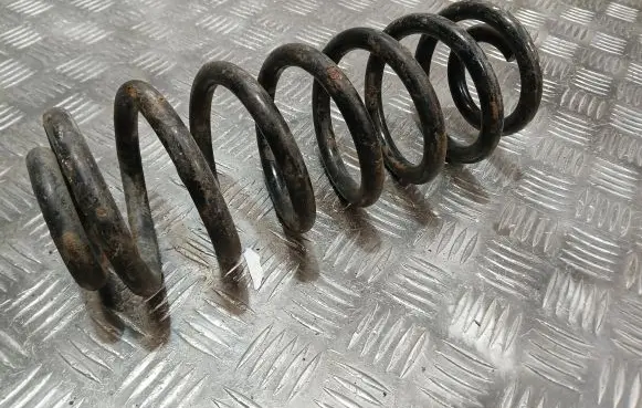 BMW 5 E39 Rear coil spring