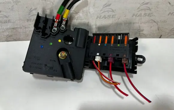 Mercedes-Benz CLS AMG C219 Fuse module A2115461241