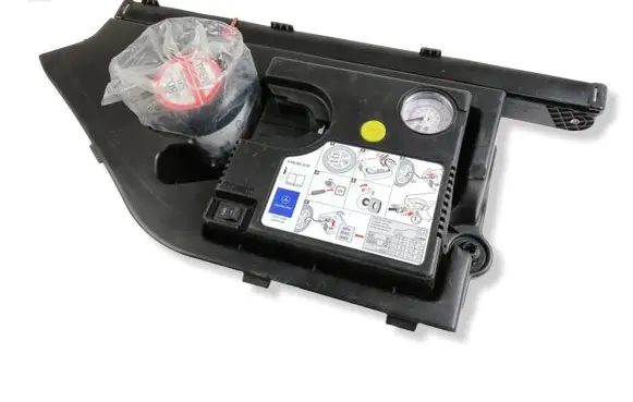 Mercedes-Benz B W246 W242 Tool set A2468900188