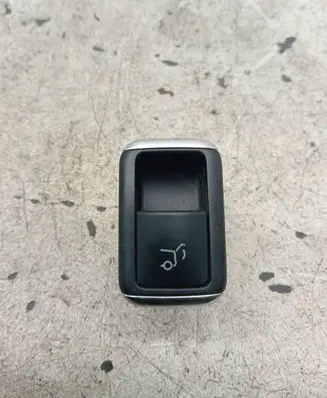 Mercedes-Benz GL X166 Tailgate opening switch A1668707610 10022012