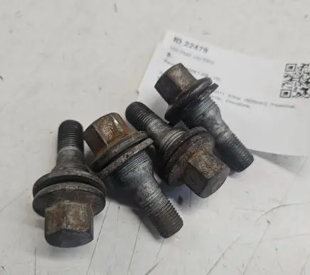 Peugeot 3008 I Nuts/bolts 