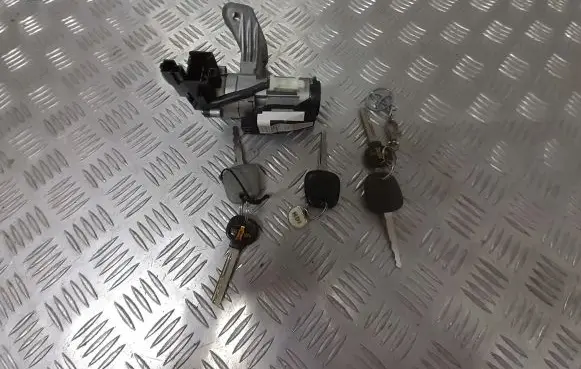Toyota Corolla E120 E130 Ignition lock