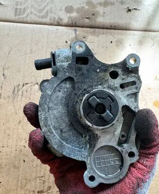 Skoda Superb B6 (3T) Vacuum pump 03l100d