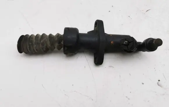 Clutch slave cylinder