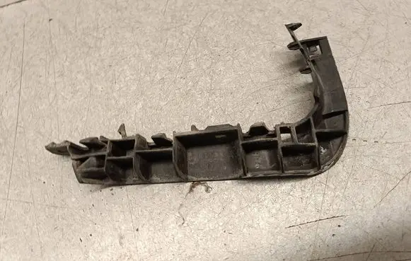 Audi A3 S3 8V Bumper support mounting bracket corner 8V3807184A