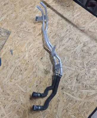 BMW 5 G30 G31 Engine coolant pipe/hose 8571601