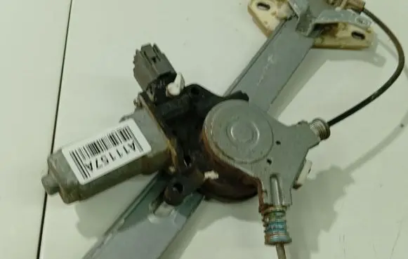 Honda Accord Front door window regulator motor 