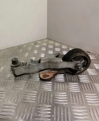 Volvo V50 Engine mount bracket 30792647