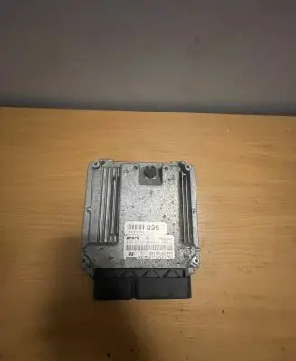 KIA Sorento Engine control unit/module 391032F440 0281017541