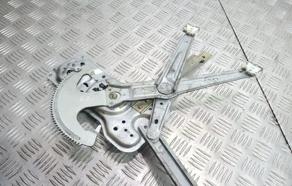 Rear door manual window regulator