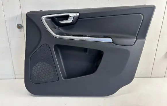 Volvo XC60 Front door card panel trim 8326T1068