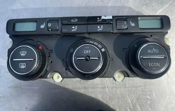 Volkswagen Touran I Climate control unit