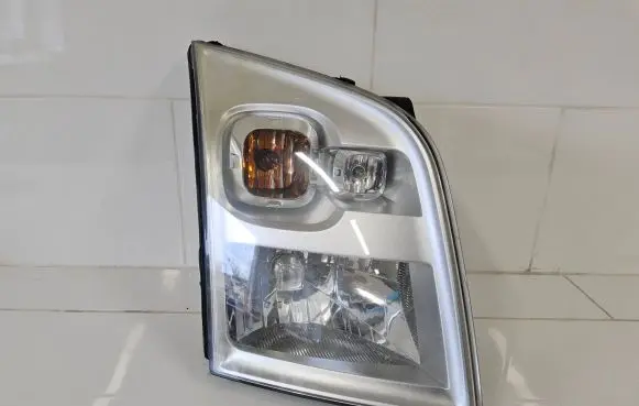Ford Transit Headlight/headlamp 6C1113W029 10090748