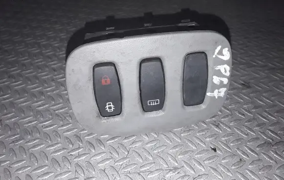 Opel Vivaro Windscreen/window heater switch