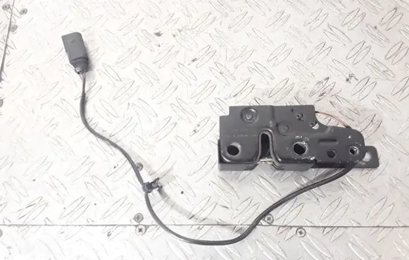 Audi TT TTS Mk2 Engine bonnet/hood lock/catch