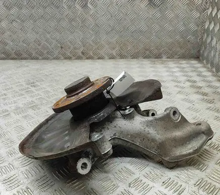 Rear wheel hub
