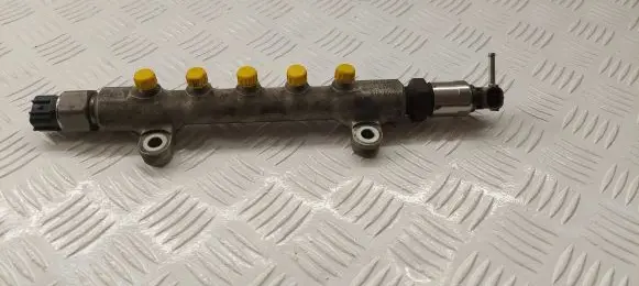 Toyota Avensis T250 Fuel main line pipe 238100R020 8945860010