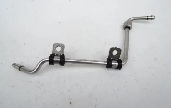 BMW X5 E70 Fuel injector supply line/pipe 7604407