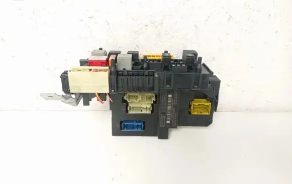 Mercedes-Benz C W204 Fuse module A2045458401