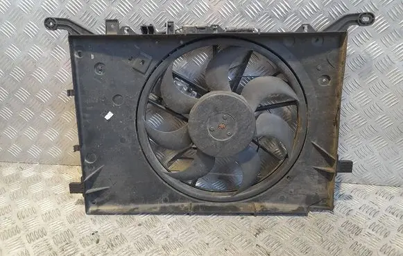 Volvo XC70 Radiator cooling fan shroud 30636445 0130303909