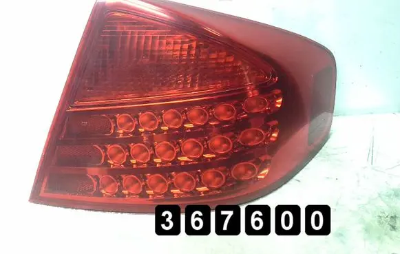 Infiniti G35 Rear/tail lights 220-63622