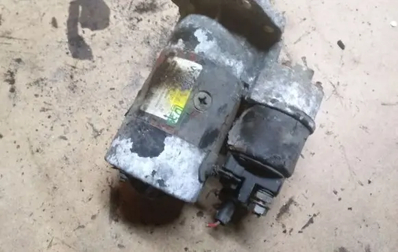 Volkswagen Polo III 6N 6N2 6NF Starter motor 085811023E