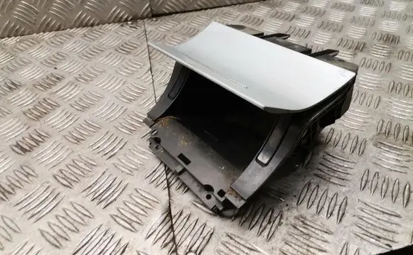 Skoda Octavia Mk2 (1Z) Car ashtray 1z2863077a
