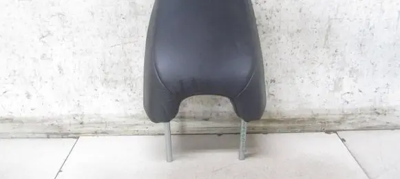 Volvo XC60 Front seat headrest 
