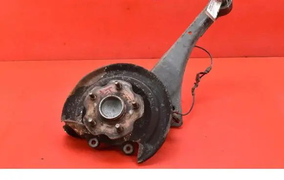 Toyota Auris 150 Front wheel hub spindle knuckle 
